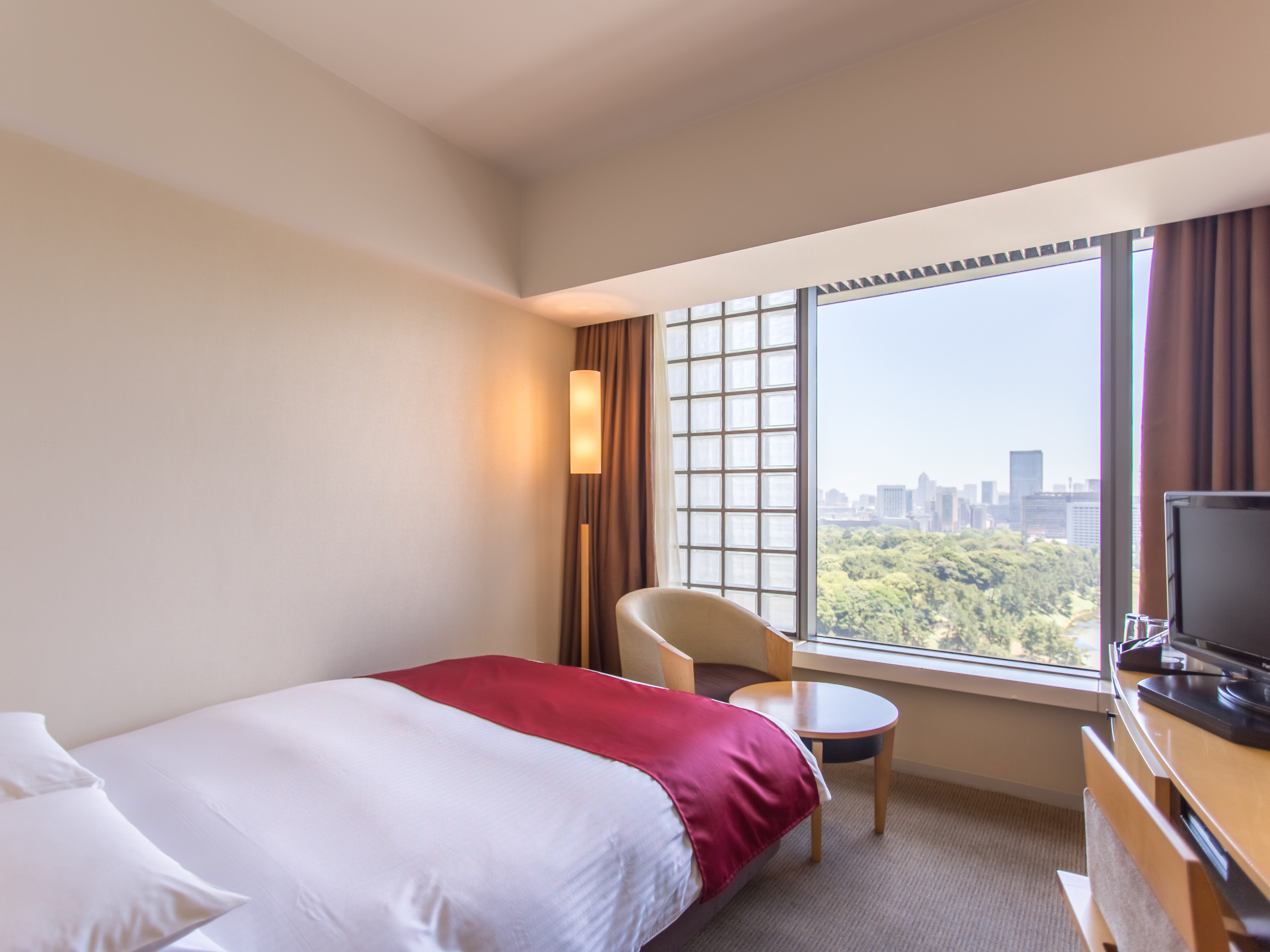 セミダブル（18㎡・皇居側）