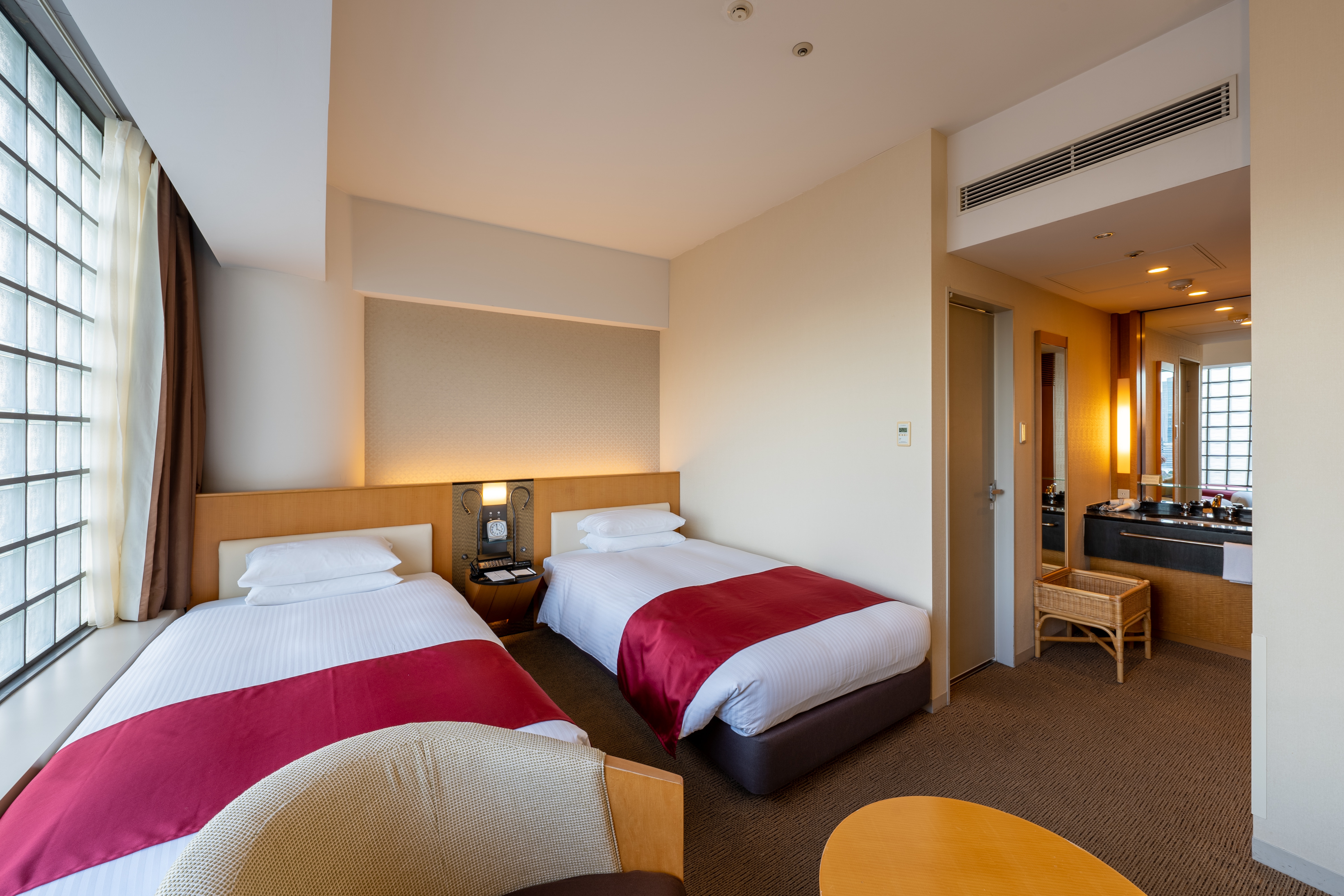 ツイン（28㎡・皇居側）