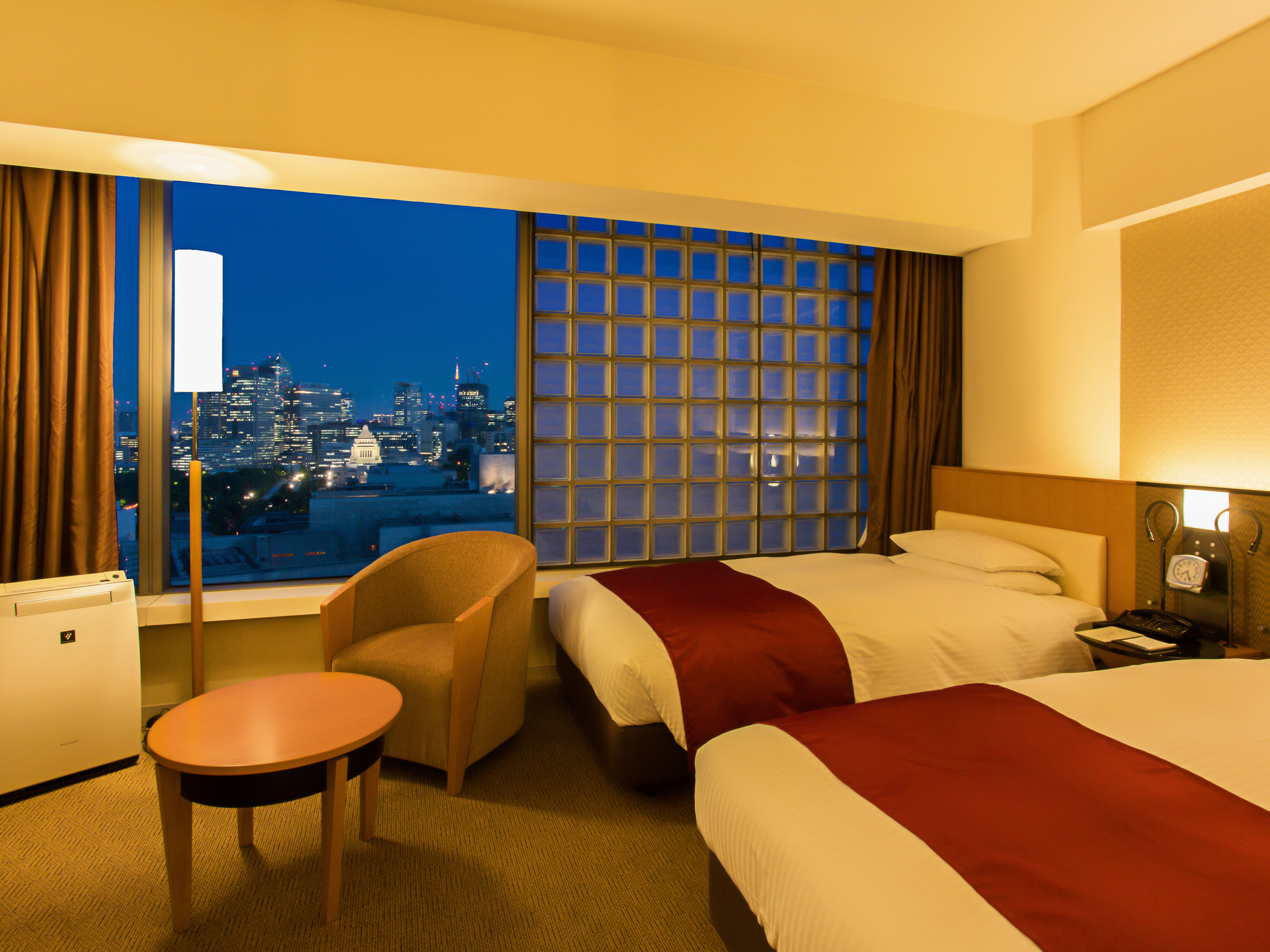 ツイン（28㎡・皇居側）