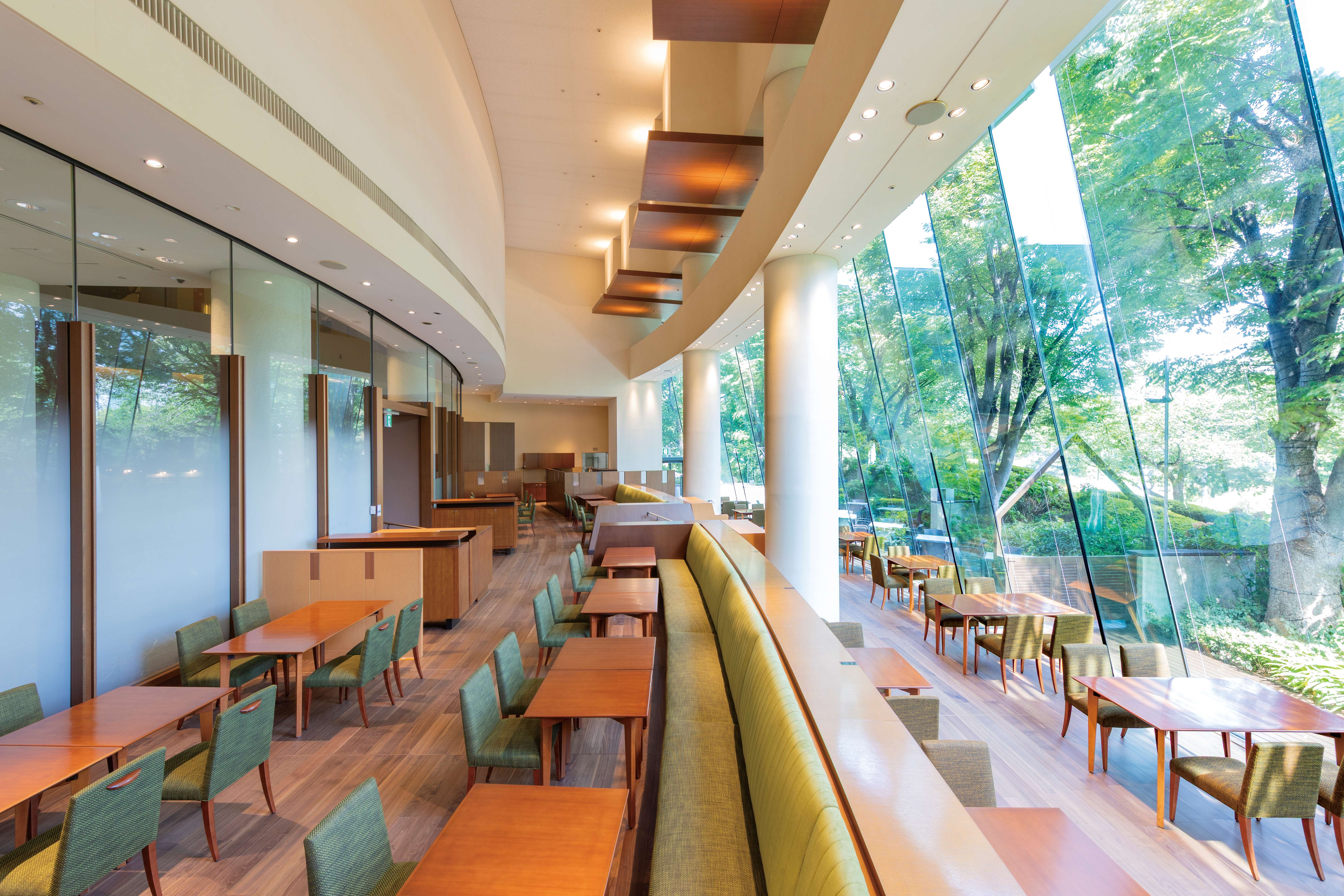 レストラン「パティオ」