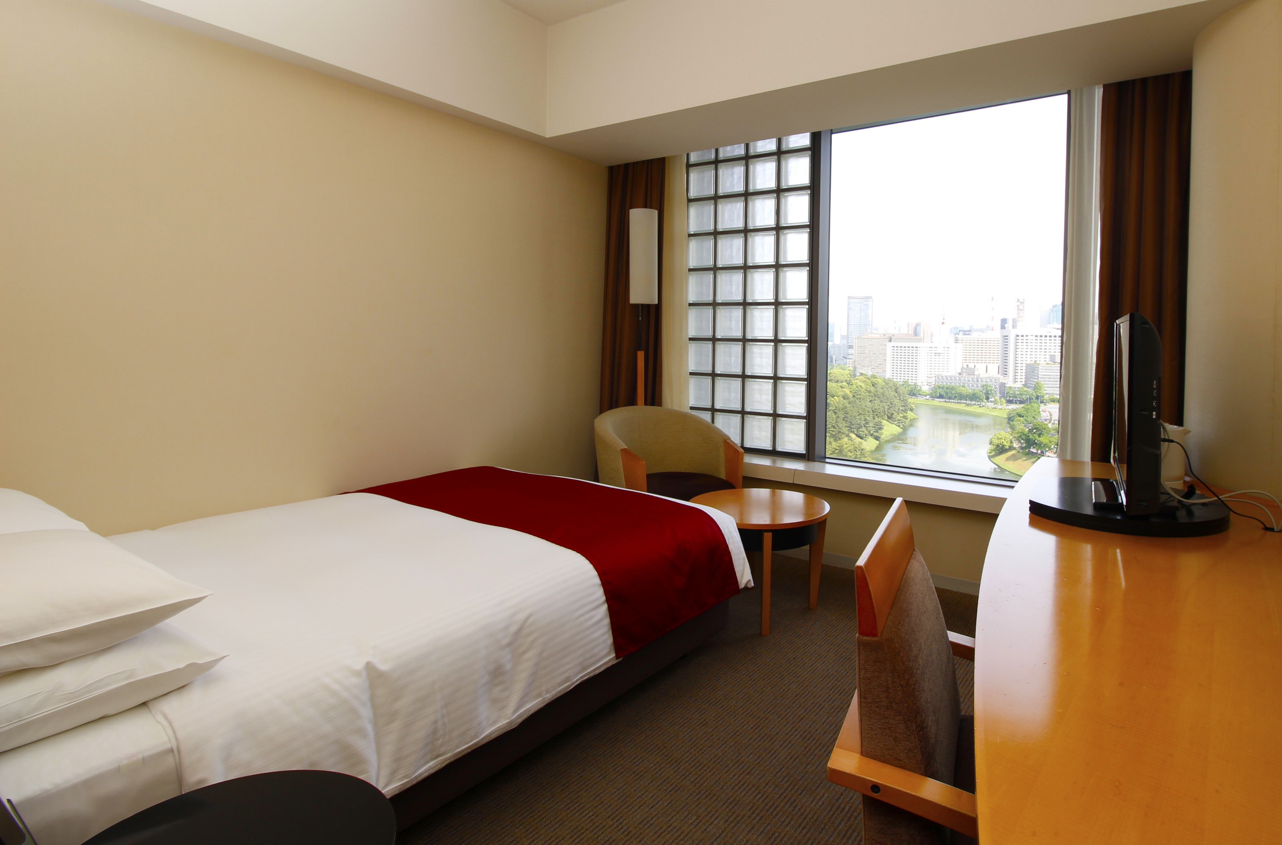 セミダブル（18㎡・皇居側）