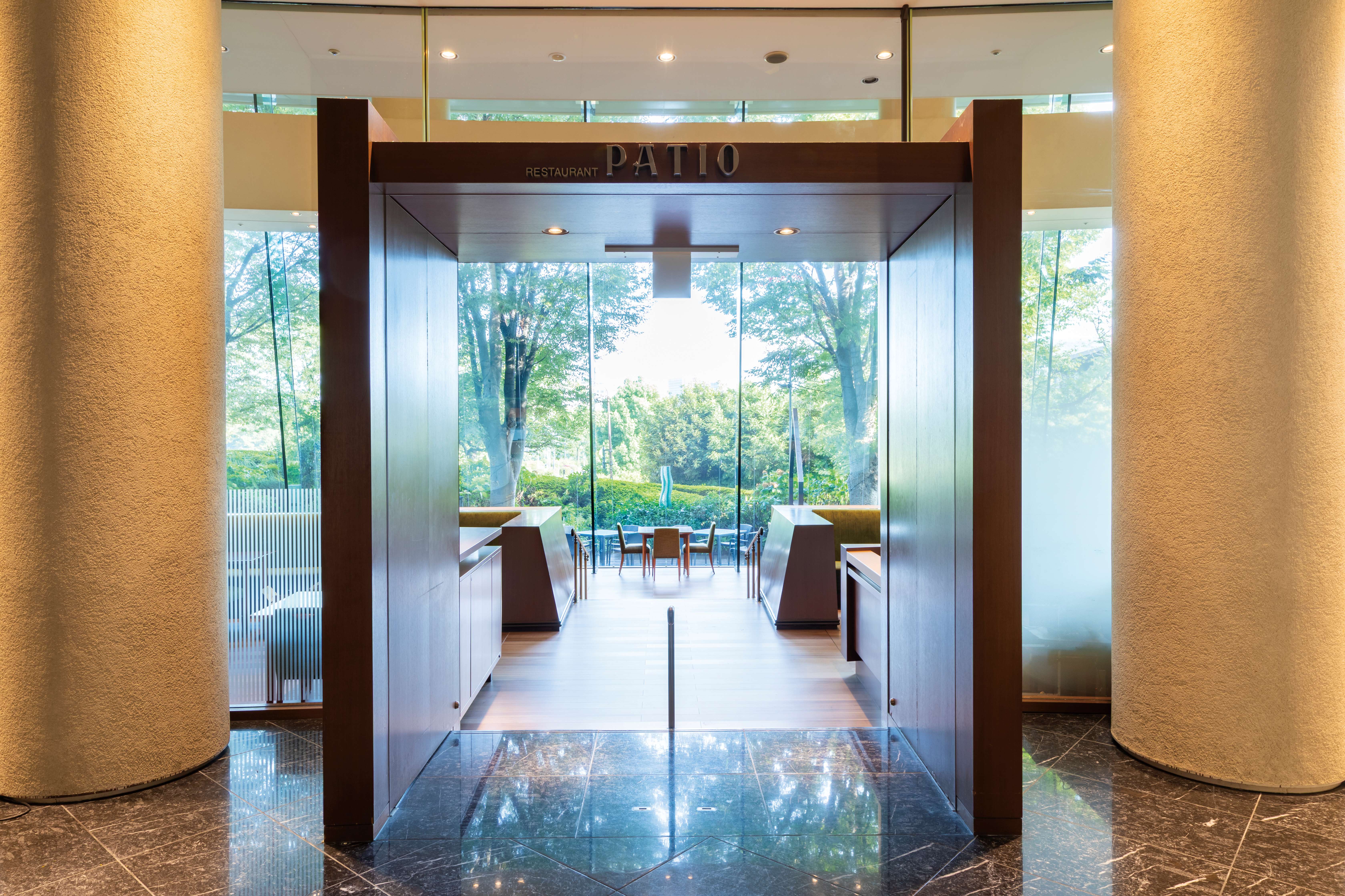 レストラン「パティオ」