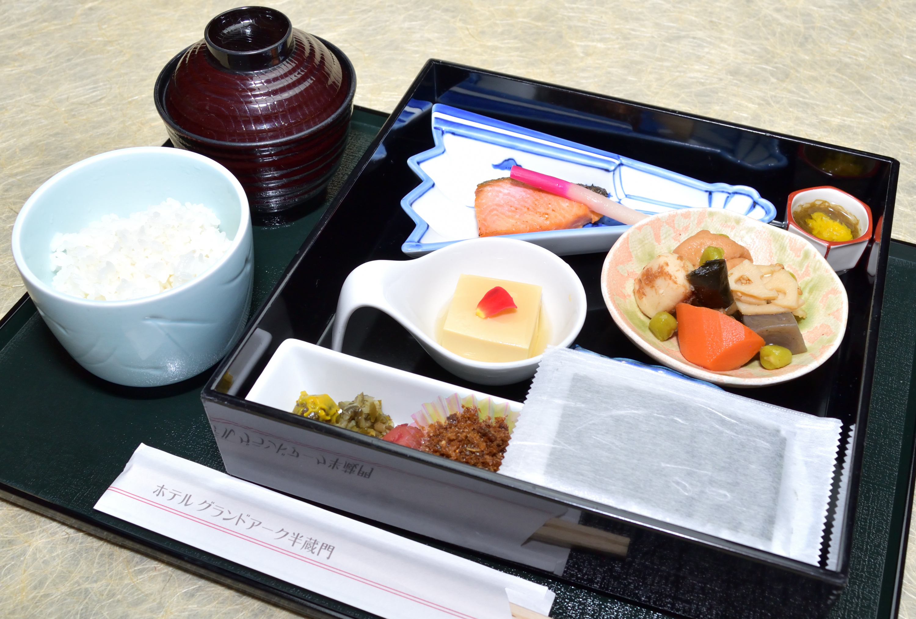 レストラン「パティオ」での和朝食