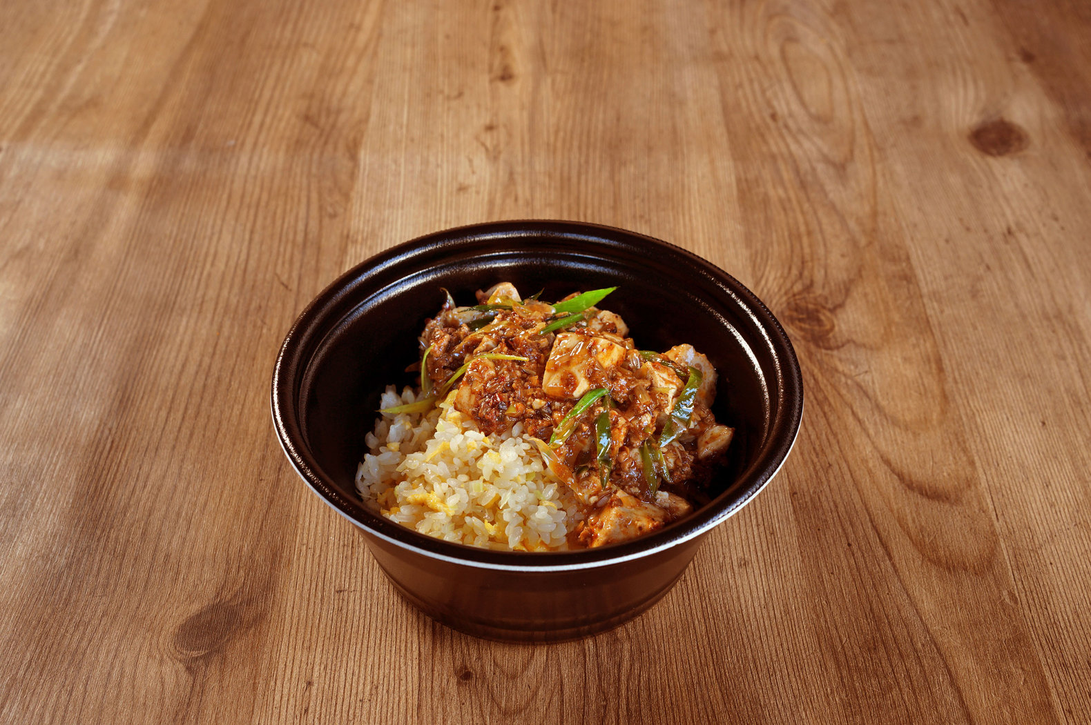 【シェフ特製☆グルメボックスプラン】四川麻婆豆腐＆黄金炒飯丼を客室でごゆっくりお召し上がりください♪