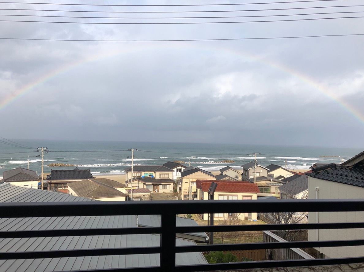 日本海にかかる虹☆客室より