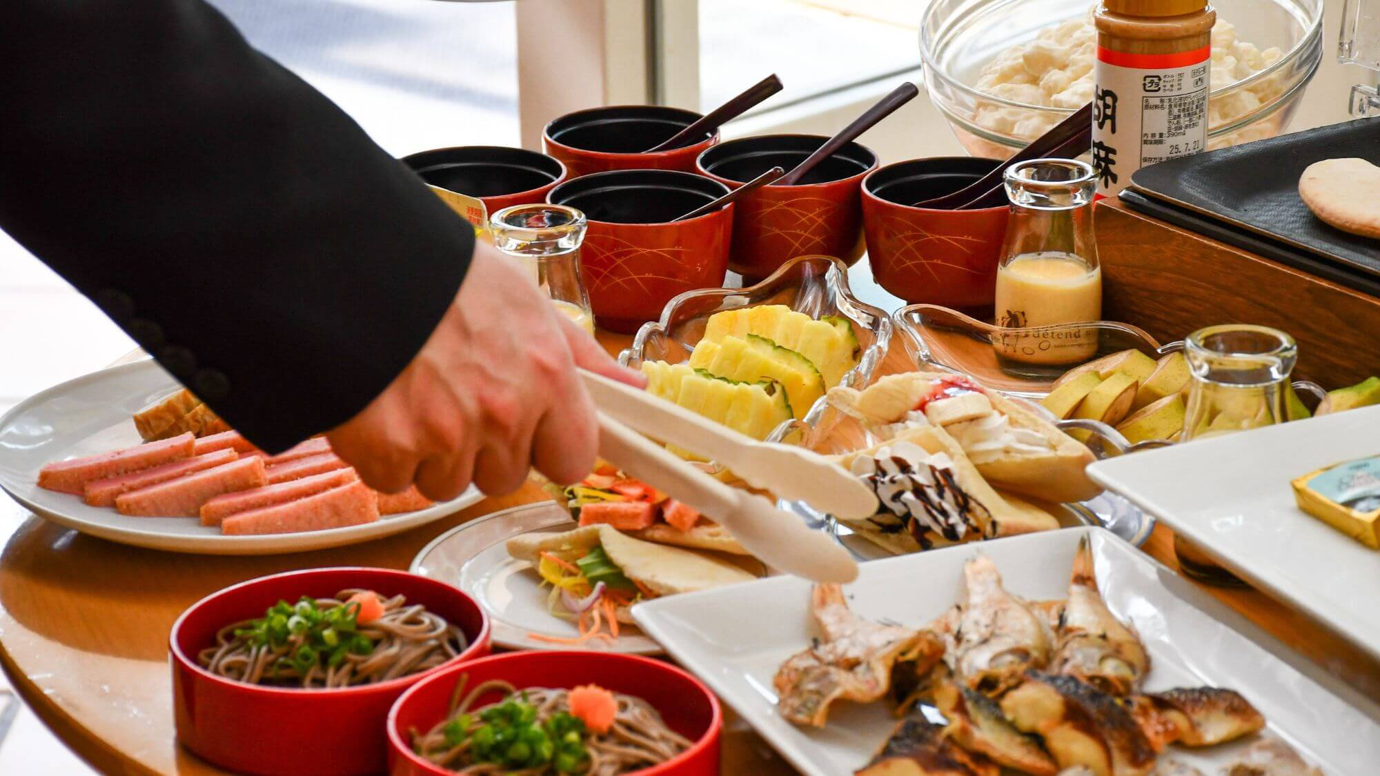 【朝食バイキング】しじみ汁など郷土の味覚から、サラダ、洋食、デザートまで、安心とやさしさの朝ごはん。