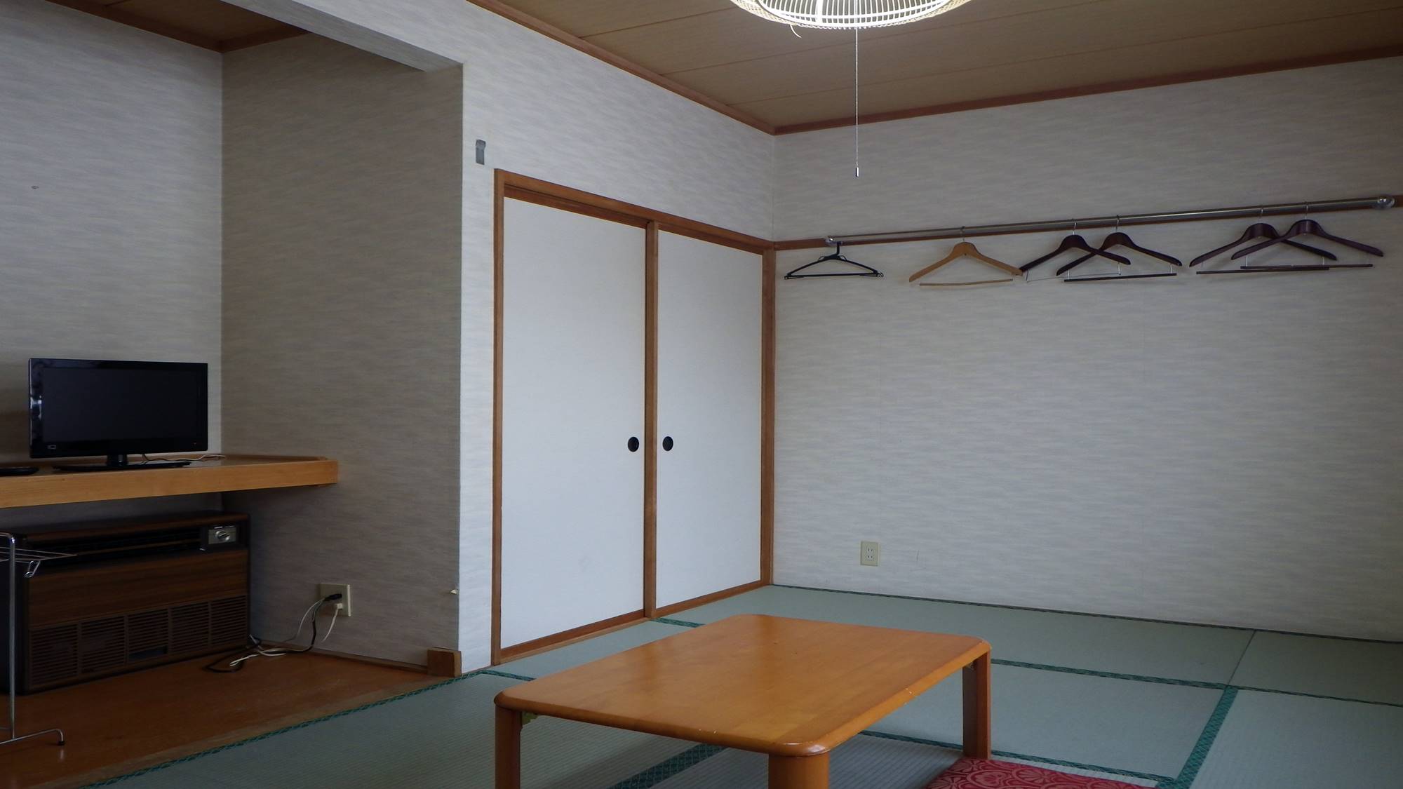 *【客室一例】畳のお部屋で、足をのばしての〜んびり♪