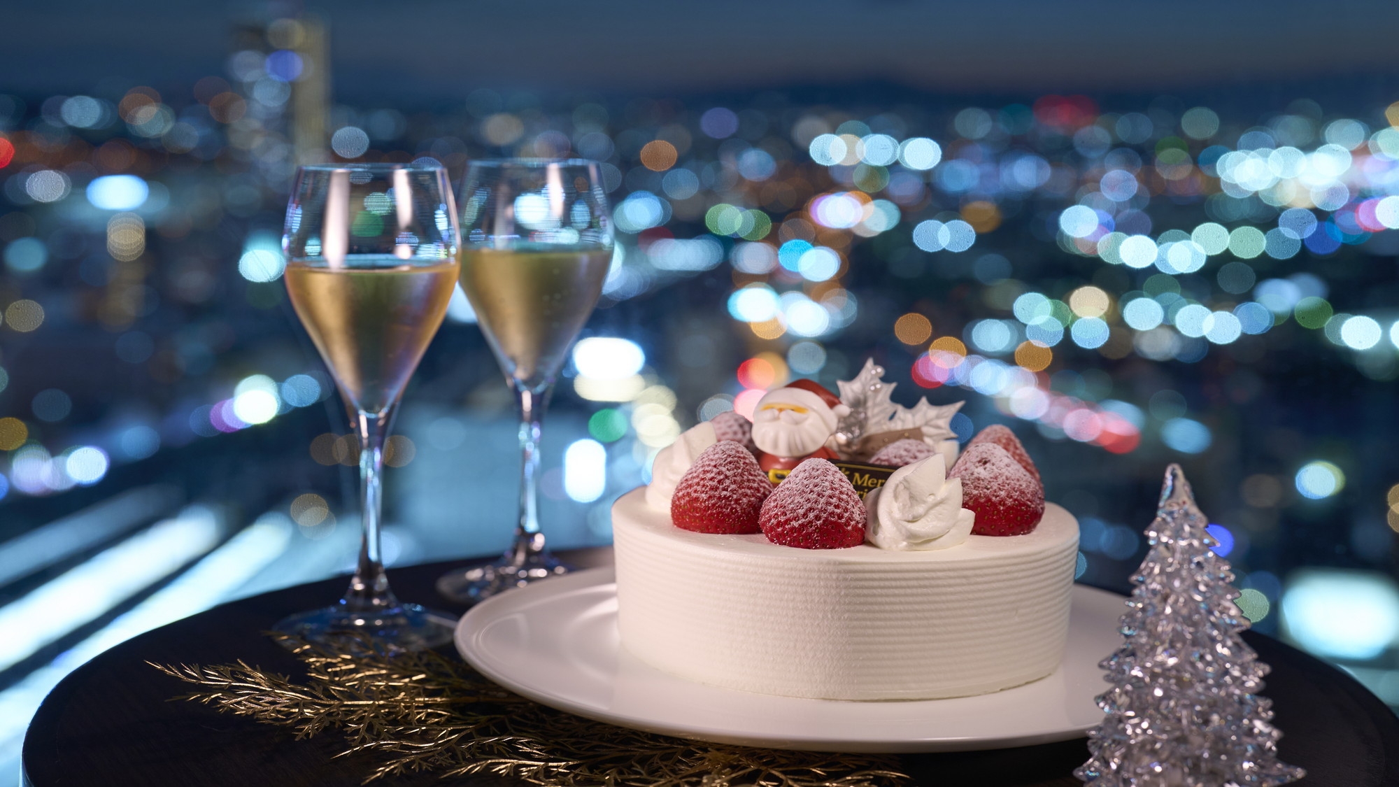 【ROYAL Christmas】パティシエ特製クリスマスケーキ付ステイ〜タワーフロア《特別朝食》〜
