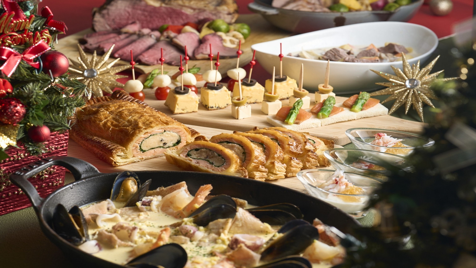 ★クリスマス限定★ホテルのご馳走食べ放題 【28階特別朝食＋13特典付】タワーフロア《2食付》