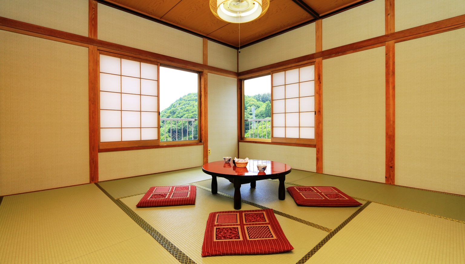 和室8畳のお部屋です