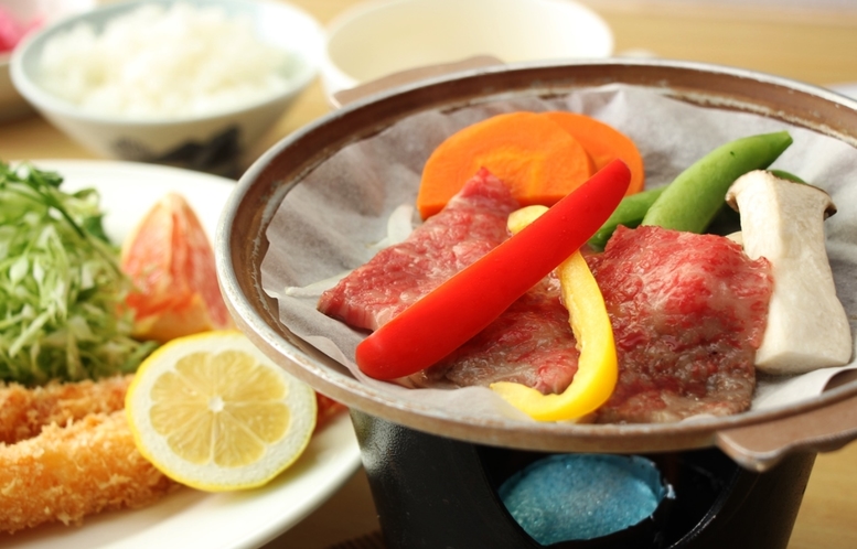夕食-牛肉の陶板焼き