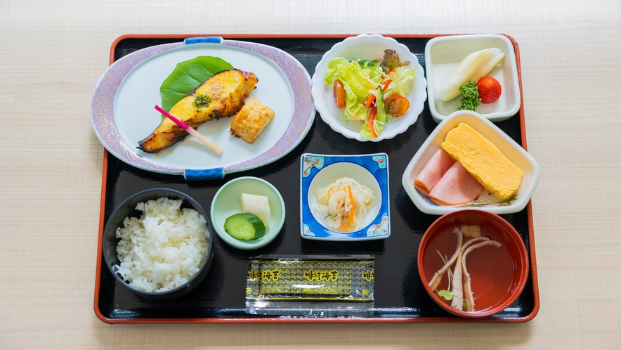 *朝食：身体に優しい和朝食＜一例＞