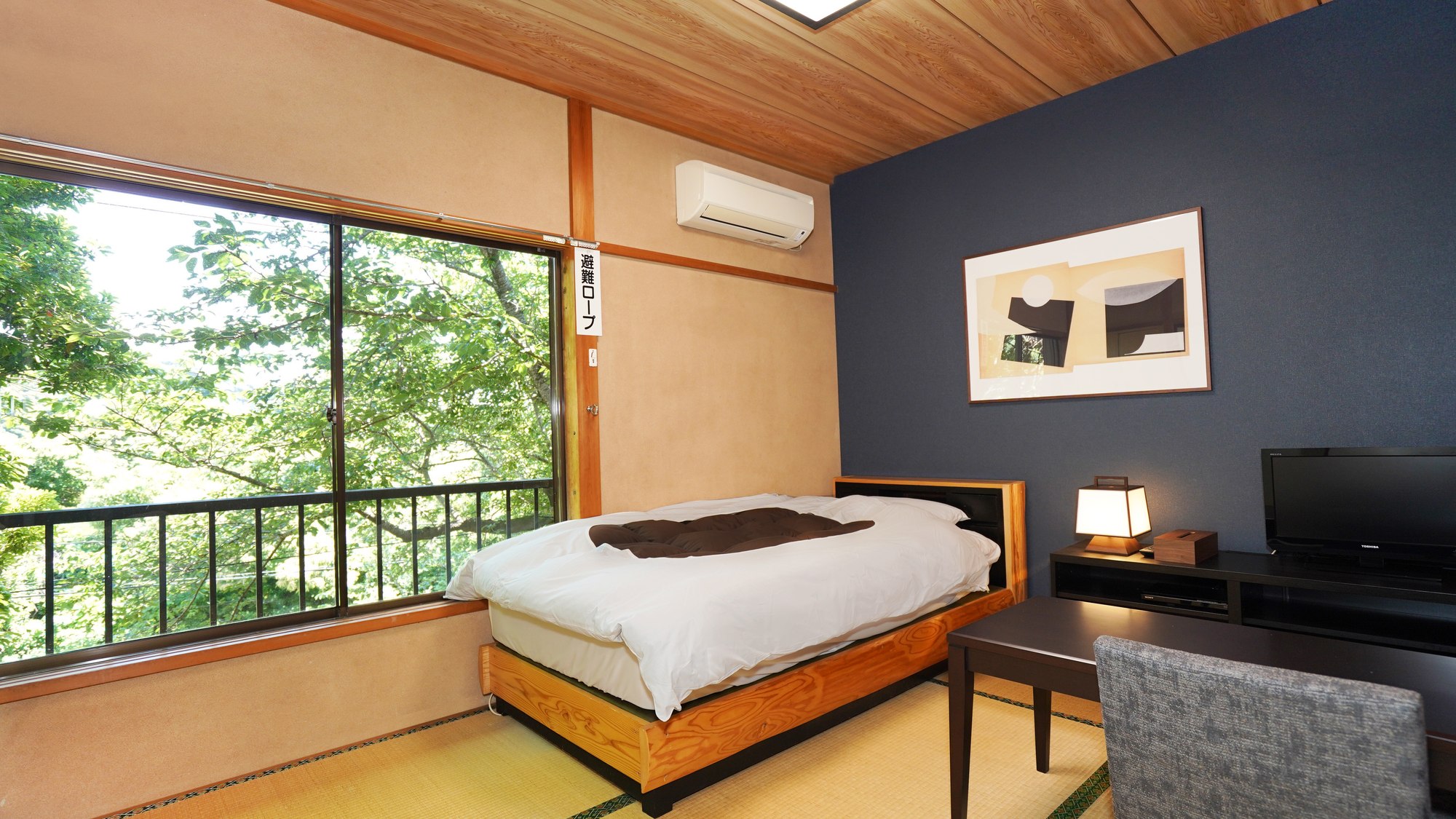 ・【創業館／シングル和室6畳＆ベッド】静かな森に囲まれた創業館（別館）2階のコンパクトな和室です