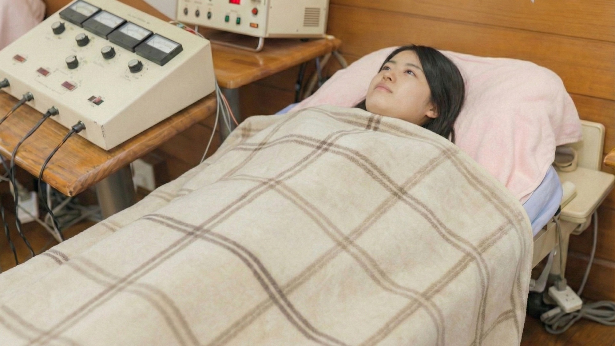 ・【磁気シャワー】体の周りを囲むコイルから適度の磁力が放射されます。体感はほとんどありません