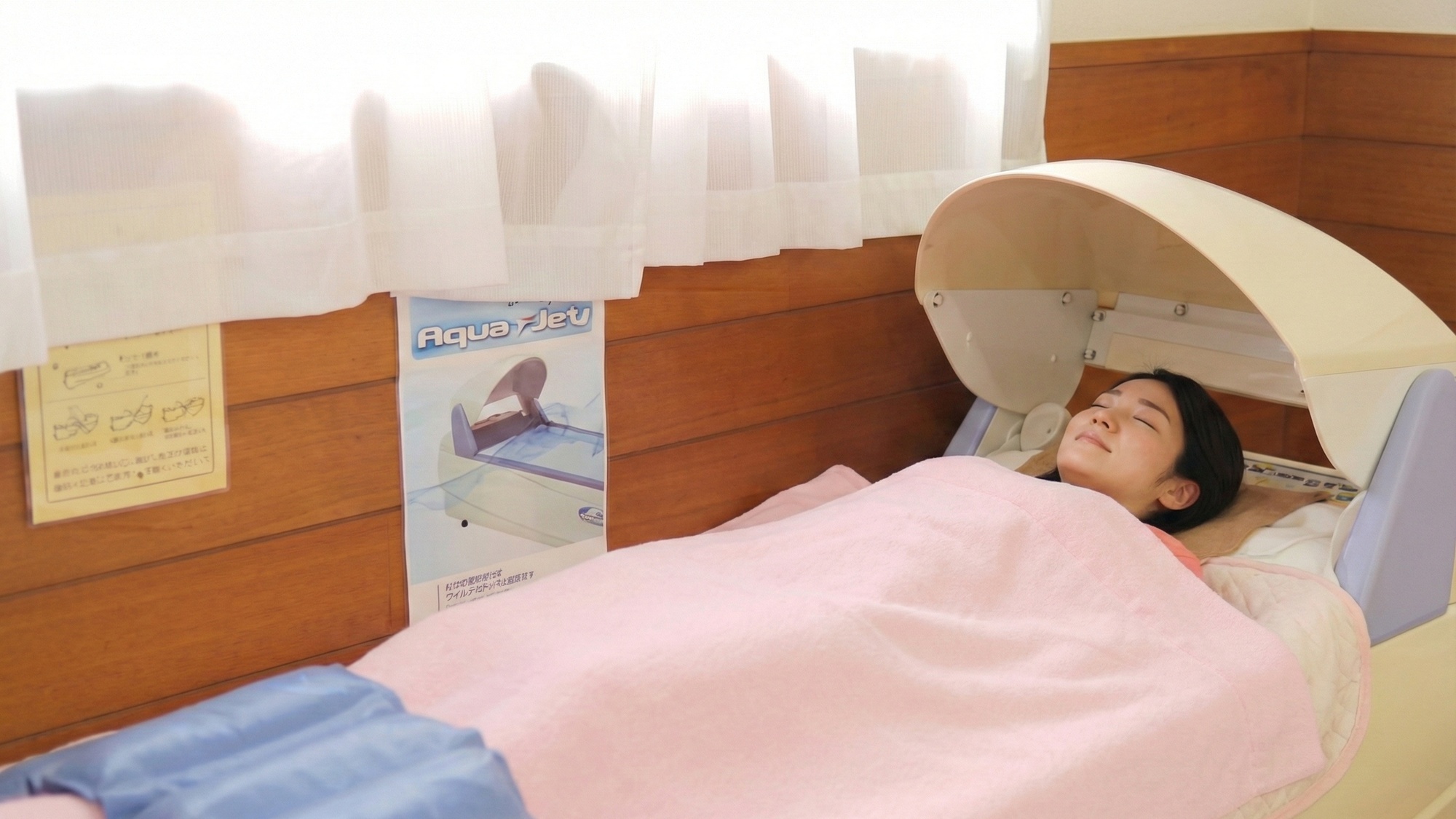 ・【ウォーターベッド】温かい水流により、比較的身体の浅い部分を心地よくほぐします