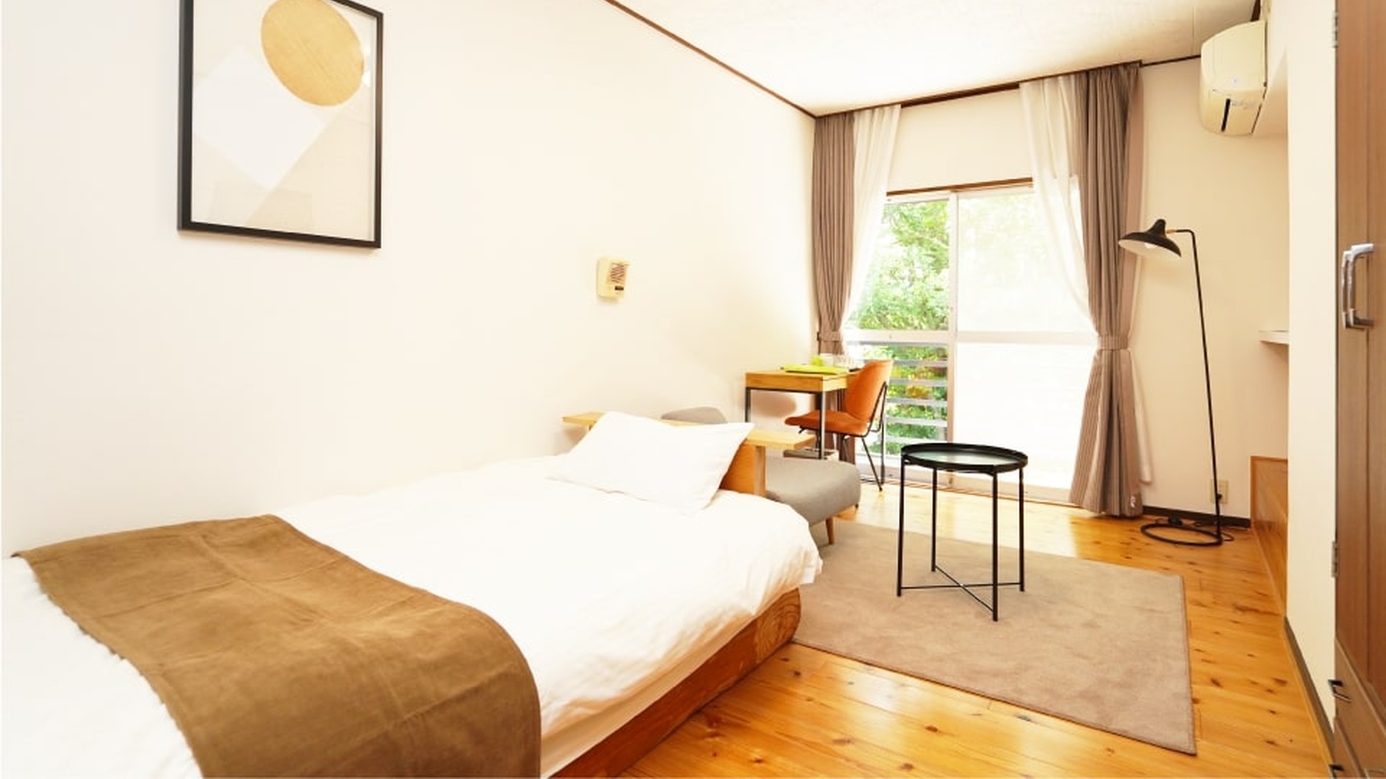 ・【創業館／シングル洋室】静かな森に囲まれた創業館（別館）2階の客室です