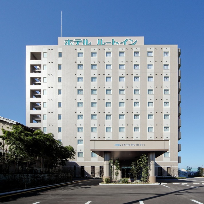 Exterior: There are 152 rooms of various types.