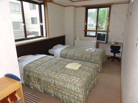 Kamar kembar bergaya barat