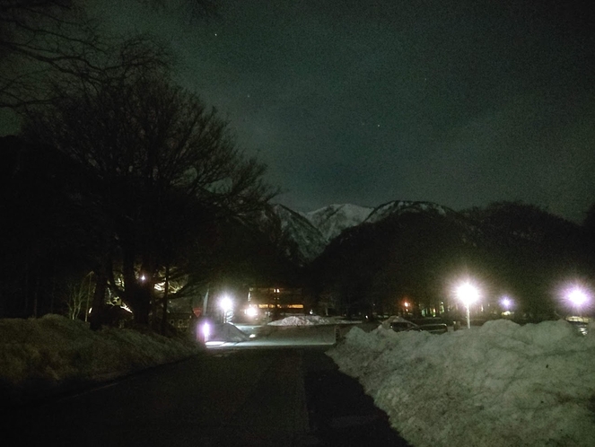 荘厳な雪山