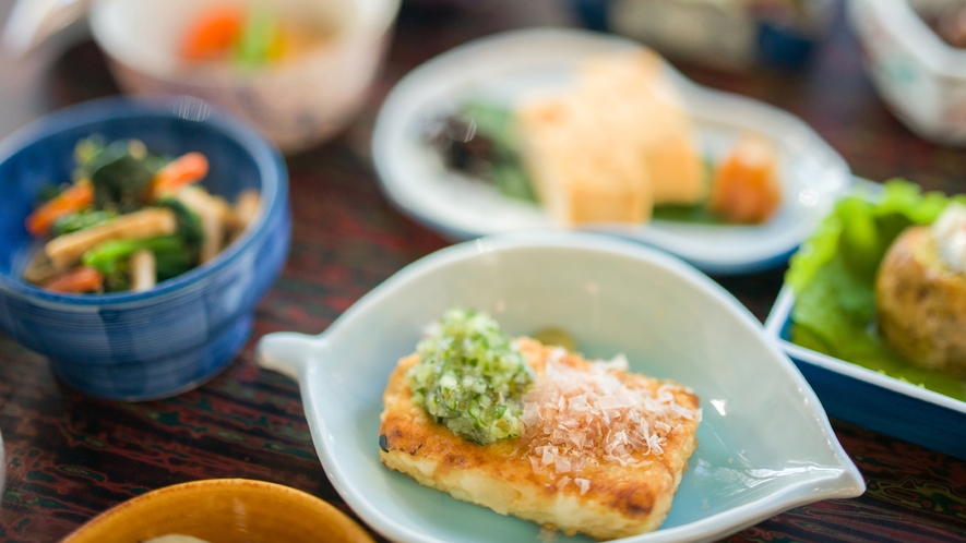 *朝食一例／手作りがうれしい和食をご提供しています。