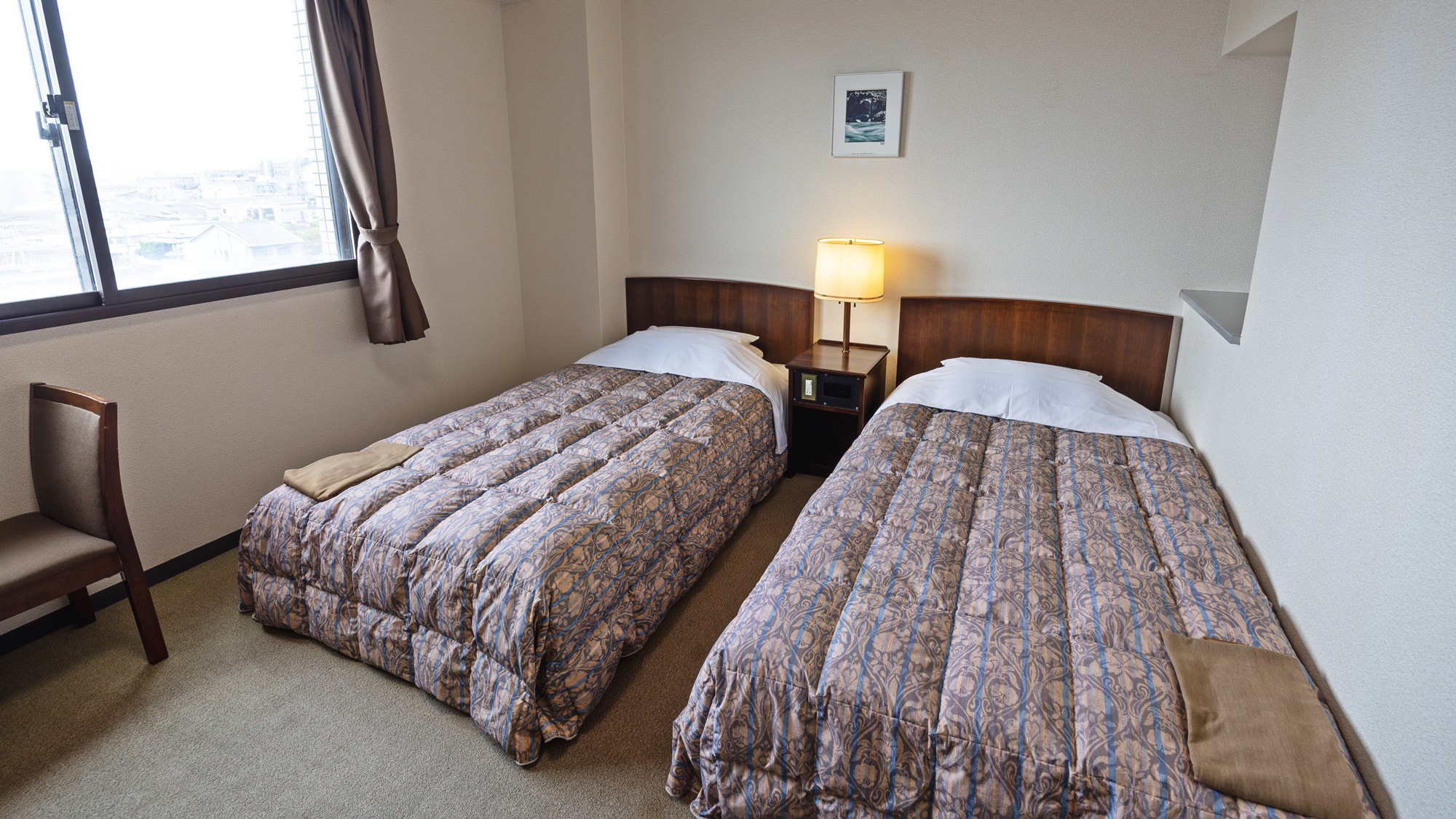 【ツインルーム】22㎡、Wi-Fi完備、調光付照明、有料VOD有、TV32インチ