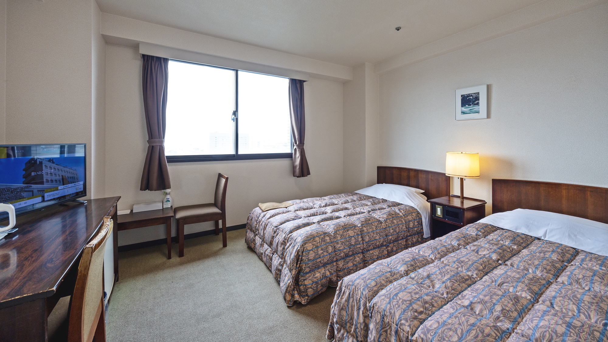 【ツインルーム】22㎡、Wi-Fi完備、調光付照明、有料VOD有、TV32インチ