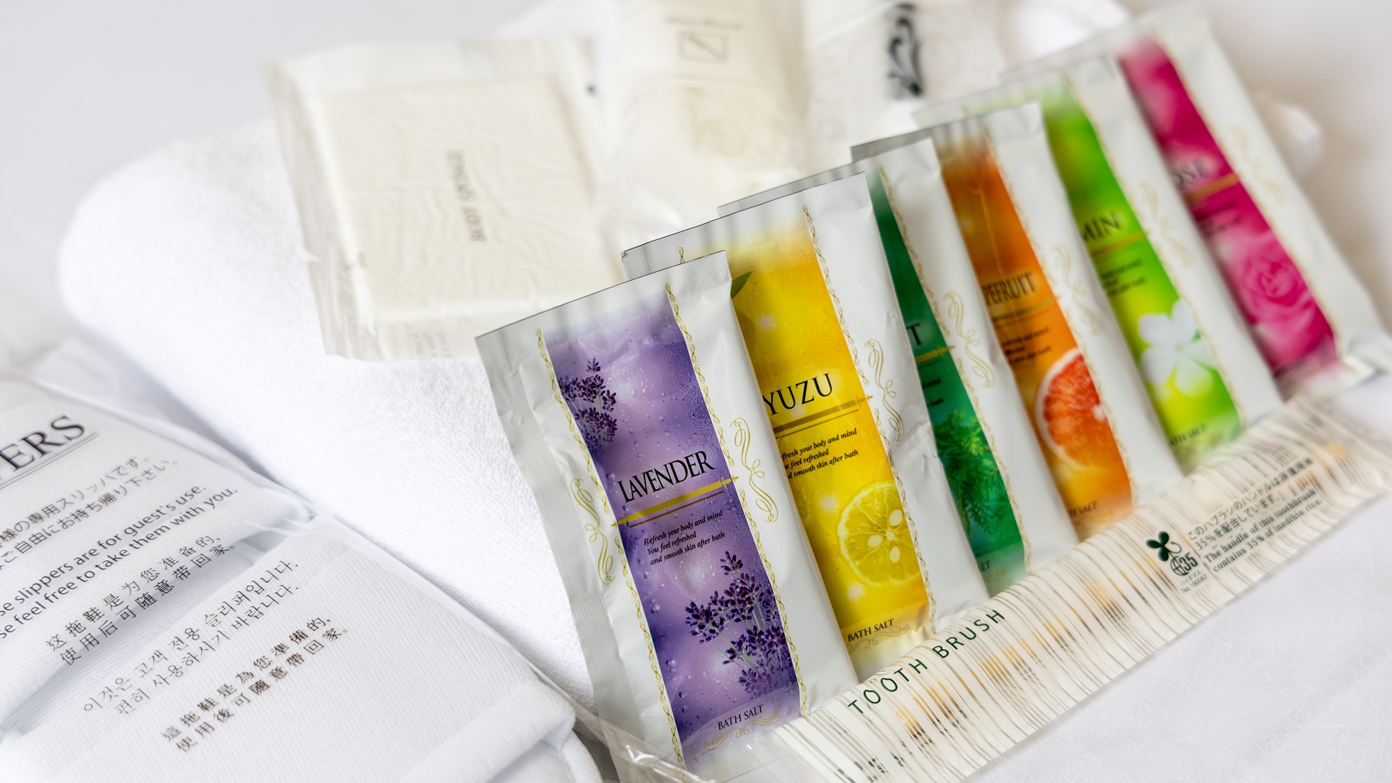 【アメニティバー】歯ブラシ・カミソリ・綿棒・入浴剤など、必要なものを自由にピックアップ。身軽にお越し