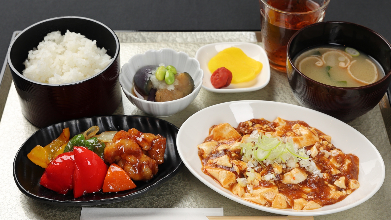 【朝食＆夕食付プラン】鯖江ICより車で30秒！無料駐車場完備！コンビニまで徒歩30秒の好立地