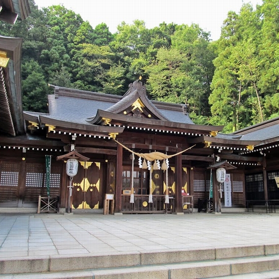 観光地：福島縣護國神社　明治天皇の思し召しにより創建。皇室より数々のご参拝を賜る神社です。