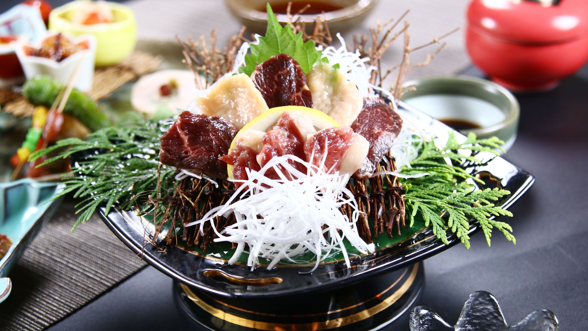 【グレードアップ】三大肉 ★ 鴨すき焼き × 馬刺し × 牛陶板焼 [特典付]