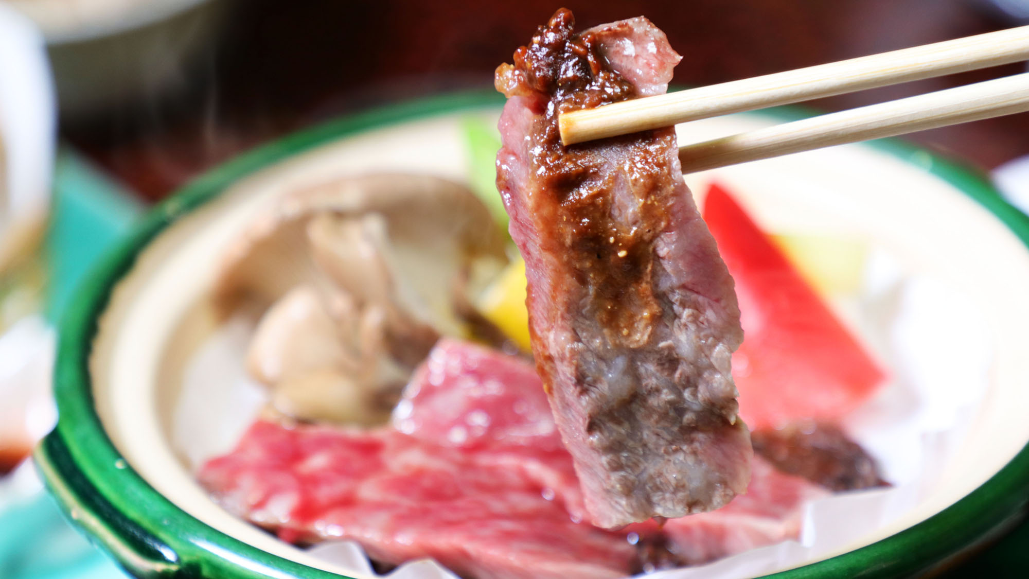 牛の陶板焼◆柔らかく歯切れのよい上質な牛肉を使用しております*
