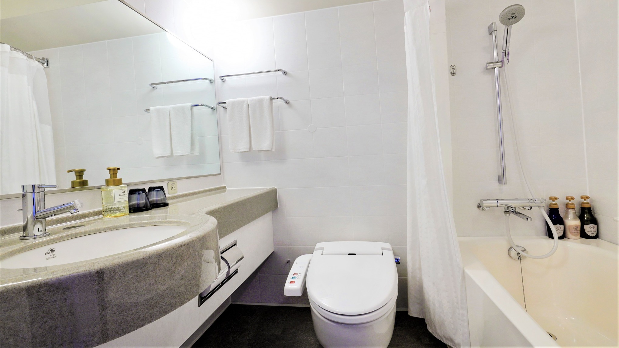 広々としたバスタブが特徴のユニットバス