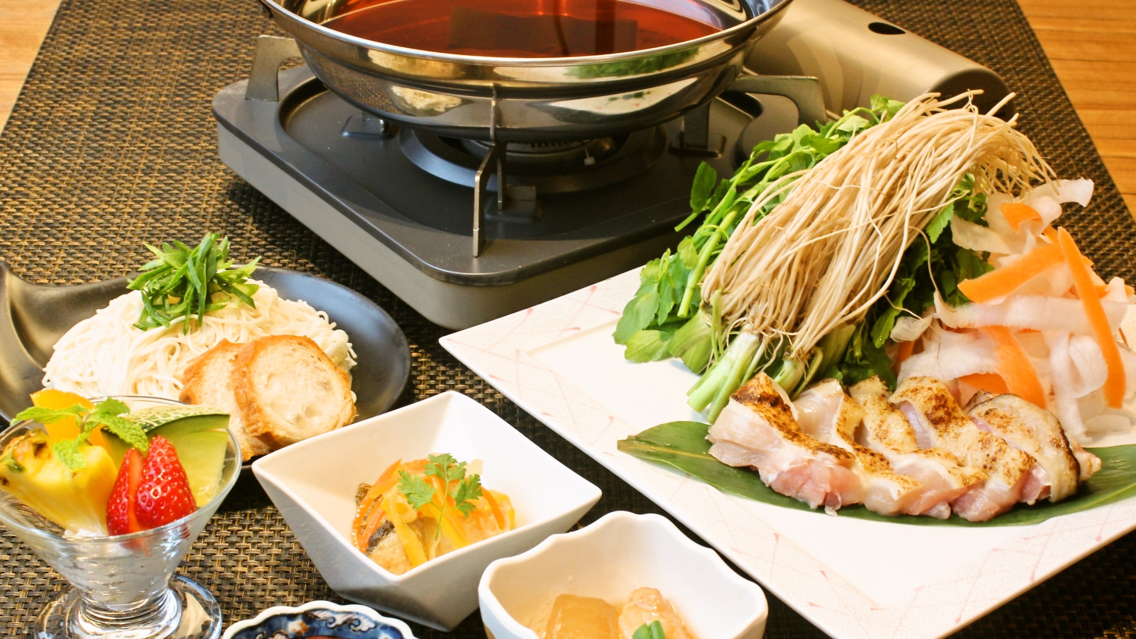 【12・1月ディナー】宮城森林鶏と仙台せりの鍋<3,500円(税サ込)>