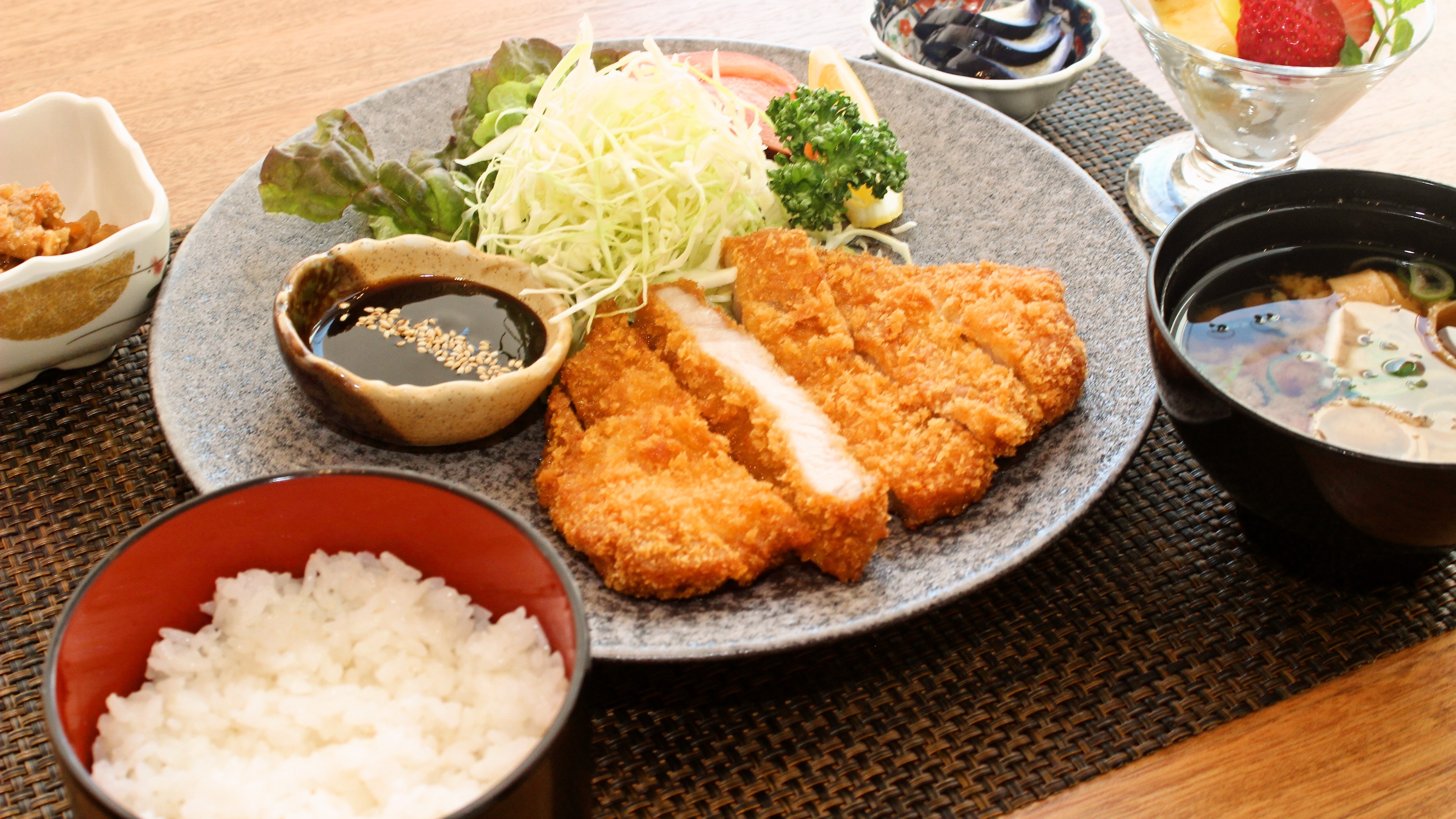 【4・5月ディナー】蔵王産JAPANXの厚切りとんかつ御膳<3,500円(税込)>
