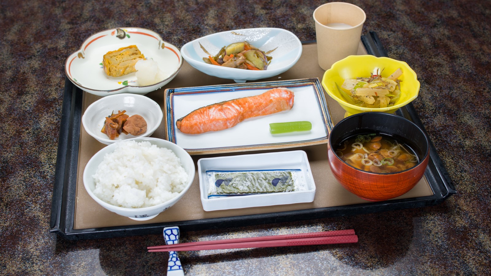 *朝食一例／和食の基本を守ったほっこりとした家庭料理