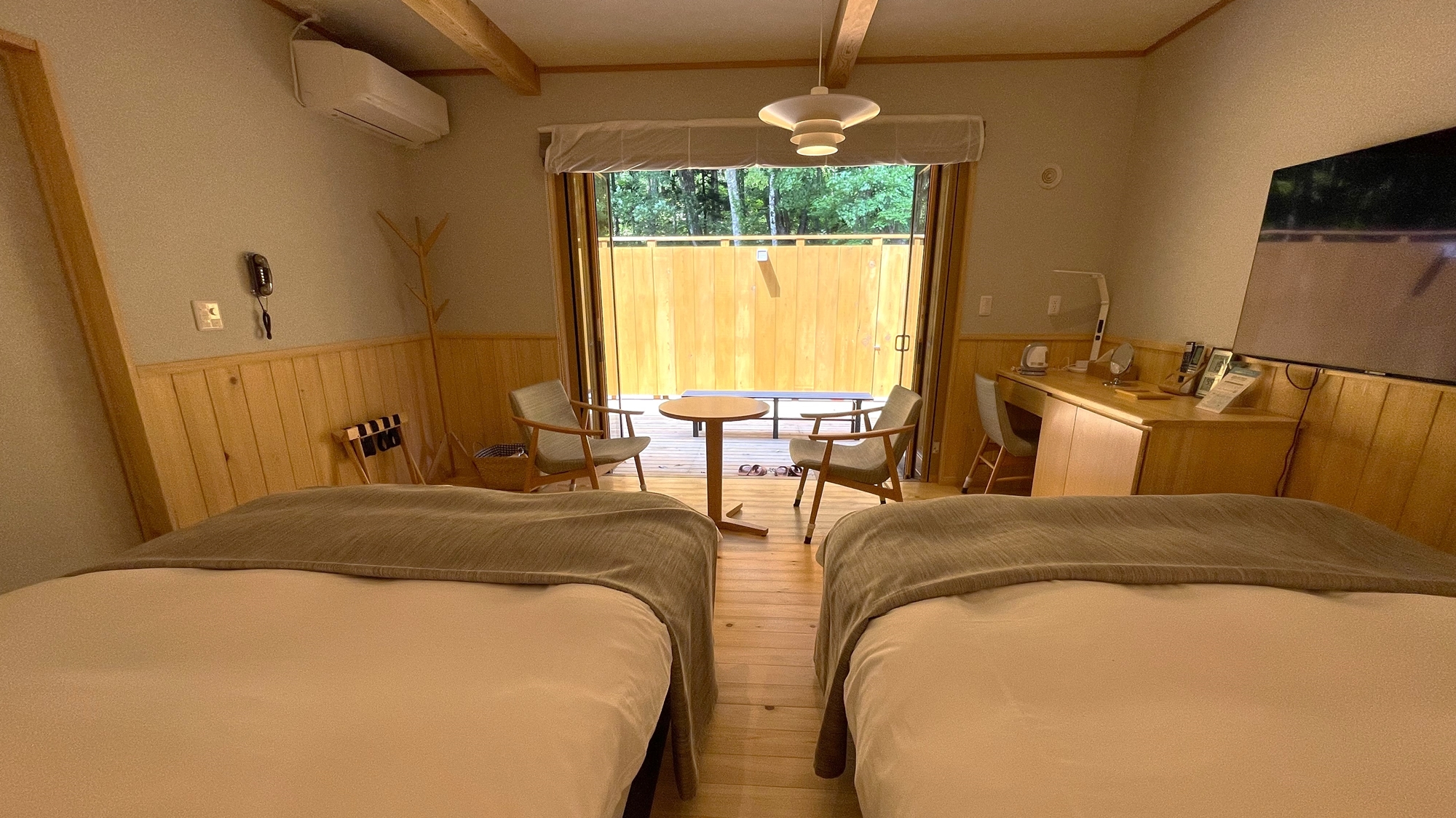 *特別室シモンズベッドツイン/開放感のある源泉かけ流し半露天風呂付の特別室です