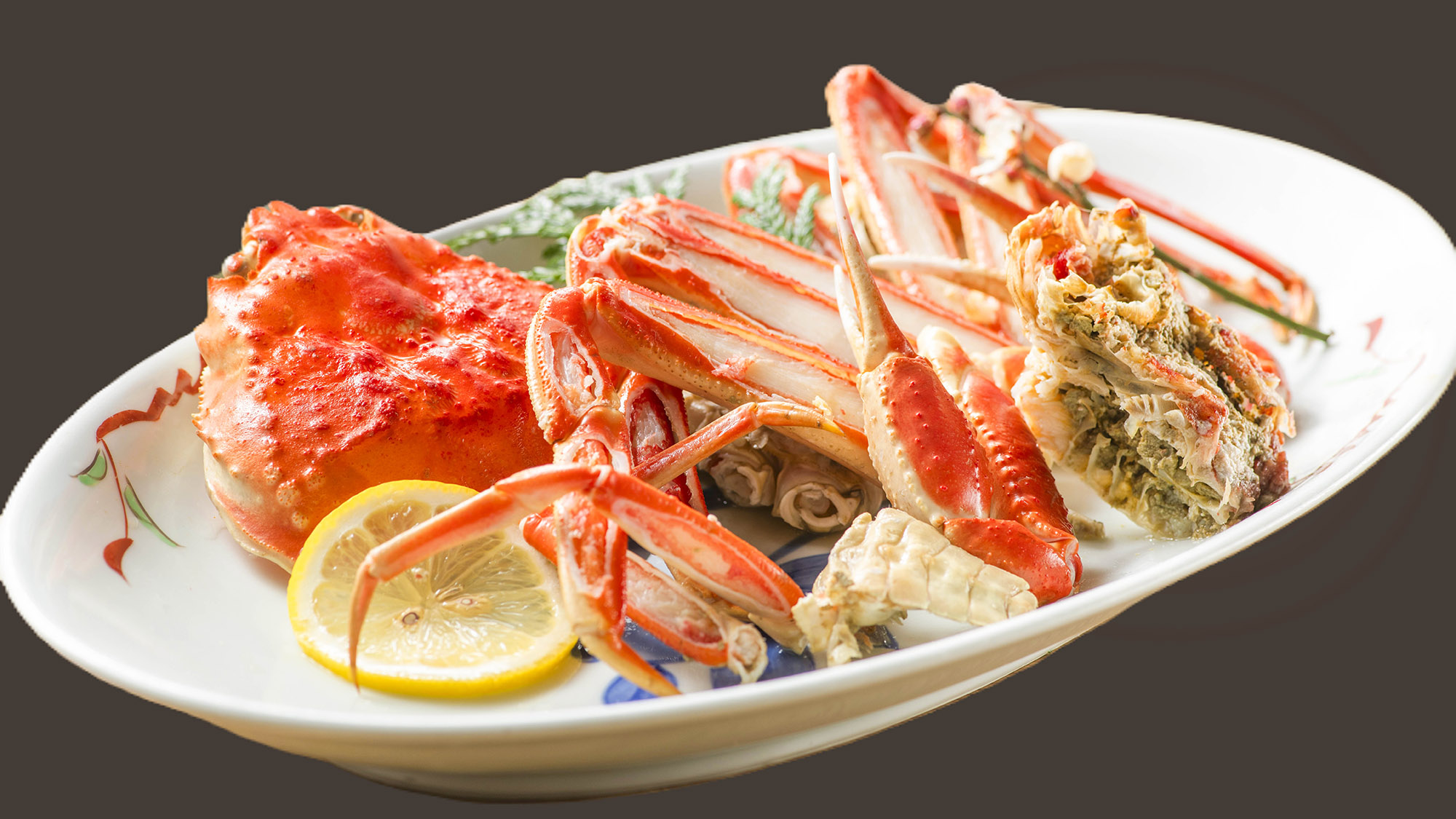・【夕食例：本ズワイガニ姿盛り】本ズワイの旨味を贅沢に堪能。