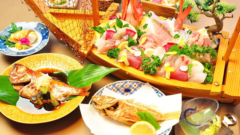 【ファミリープラン】（0歳〜5歳）2名まで添寝無料☆お食事は『波音会席』＋お造りは舟盛り＆お部屋食！