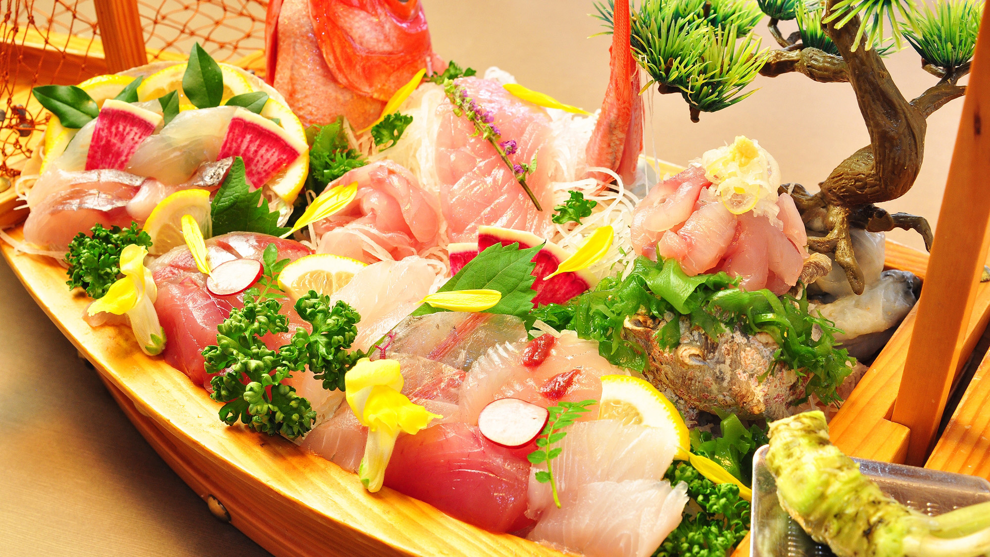 【9品の地魚の舟盛り】