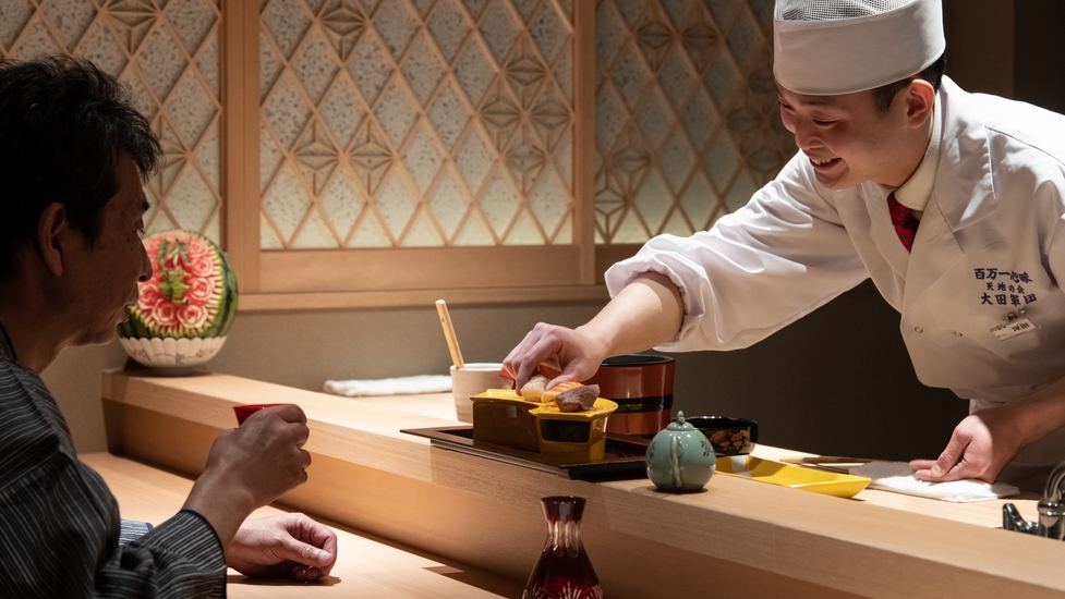 【冬の郷土味覚】神戸牛ステーキ付！活ずわい蟹の蟹刺し・天婦羅・茹で〜海と山の幸が織り成す贅沢会席