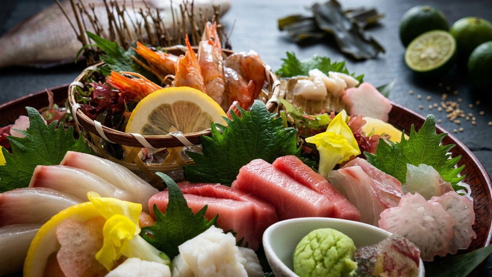 【ナイトクルーズ乗船券付】あわび・イセエビ・広島牛の“3大食材”を堪能｜海の上の参拝と至高の美食旅