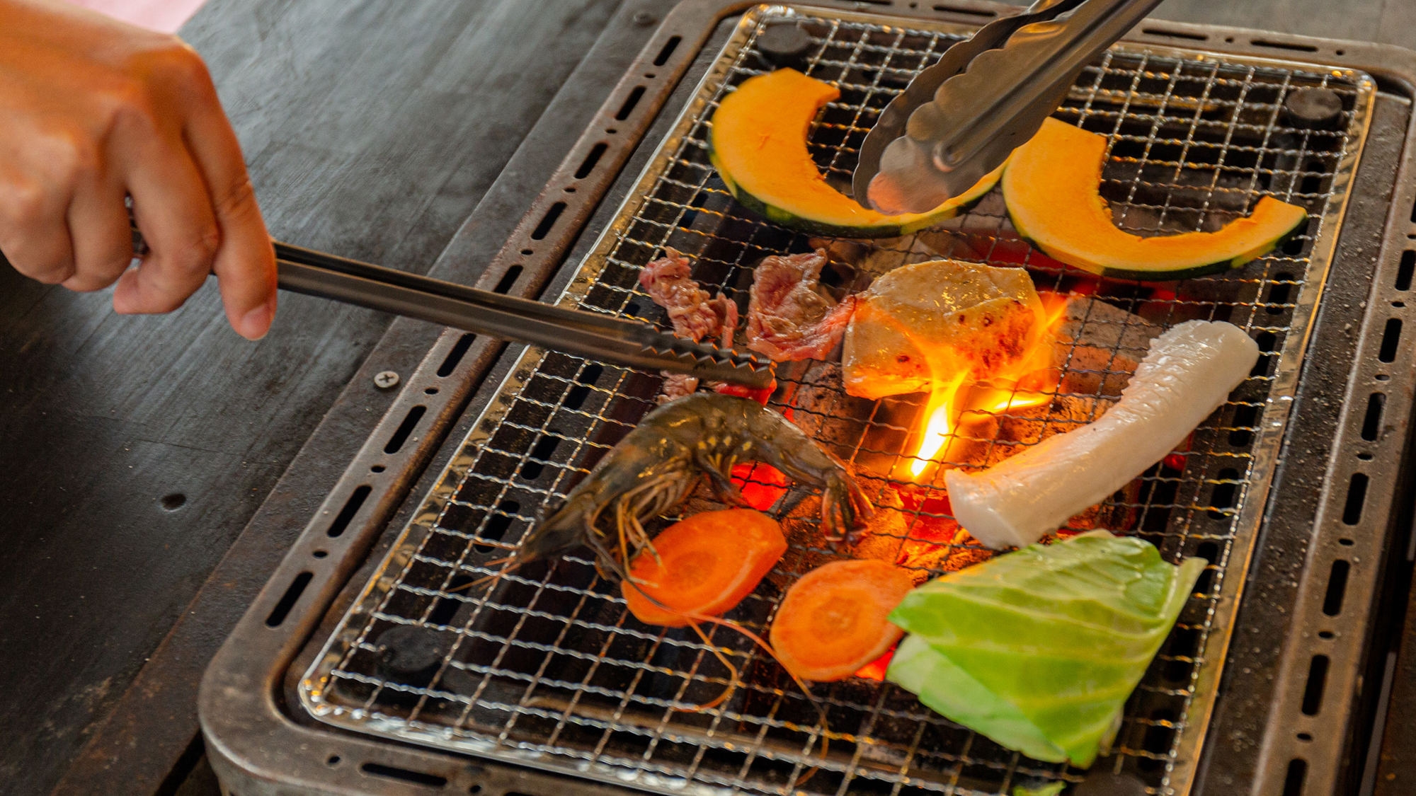 【海が見えるテラスでBBQ】地産地消がモットーのEAT LOCAL 直島食堂のシェフ監修／夕食付！