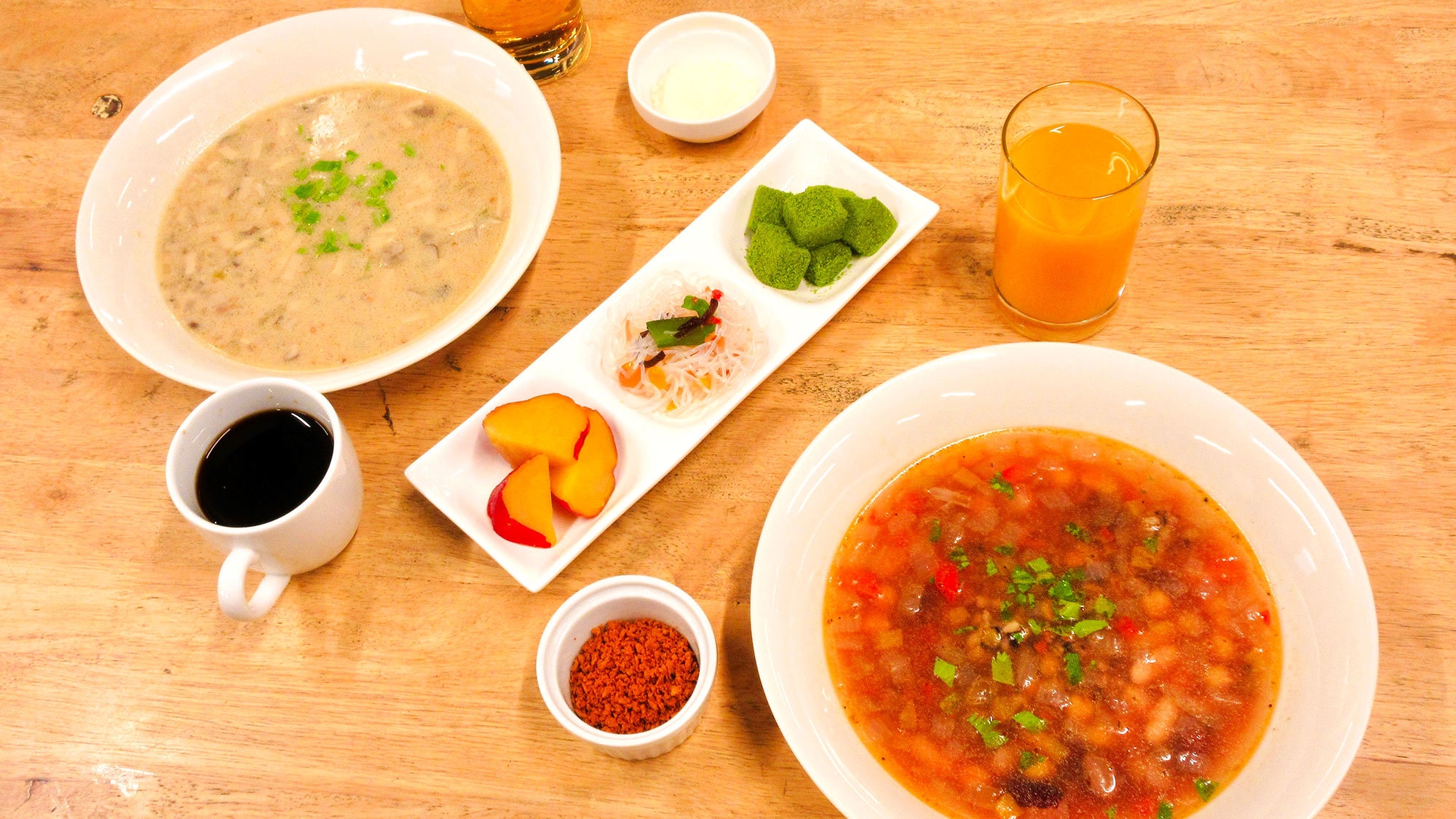 【夕朝2食付】岡山県産森林鶏の瀬戸内風SUKIYAKI鍋／季節のスープリゾット（セルフドリンク付）