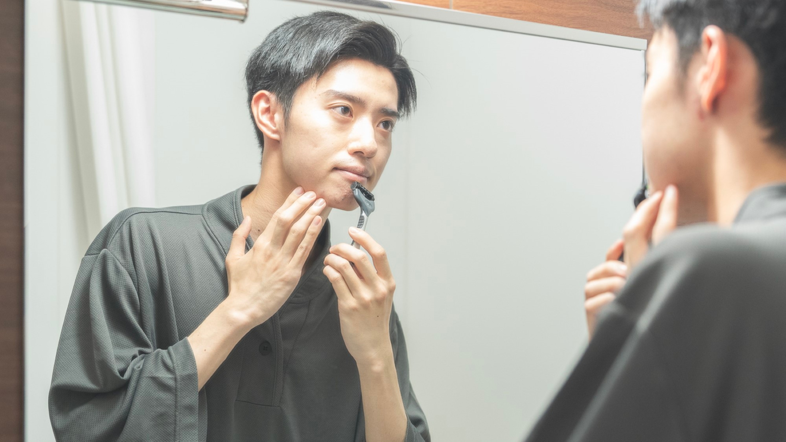 ユニットバスには大きな鏡なので朝の支度はスムーズに