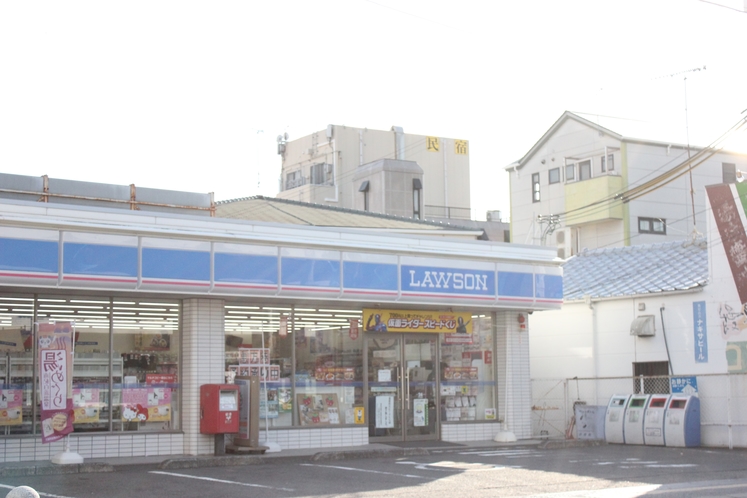 ローソン白浜店(徒歩3分)