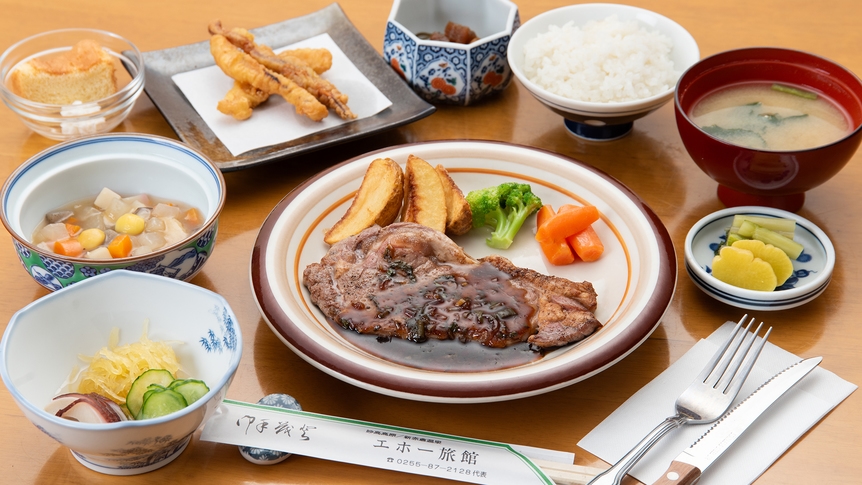 【エホー旅館の夕食付冬スタンダードプラン（牛ステーキ付）】赤倉観光スキー場ゴンドラが目の前！