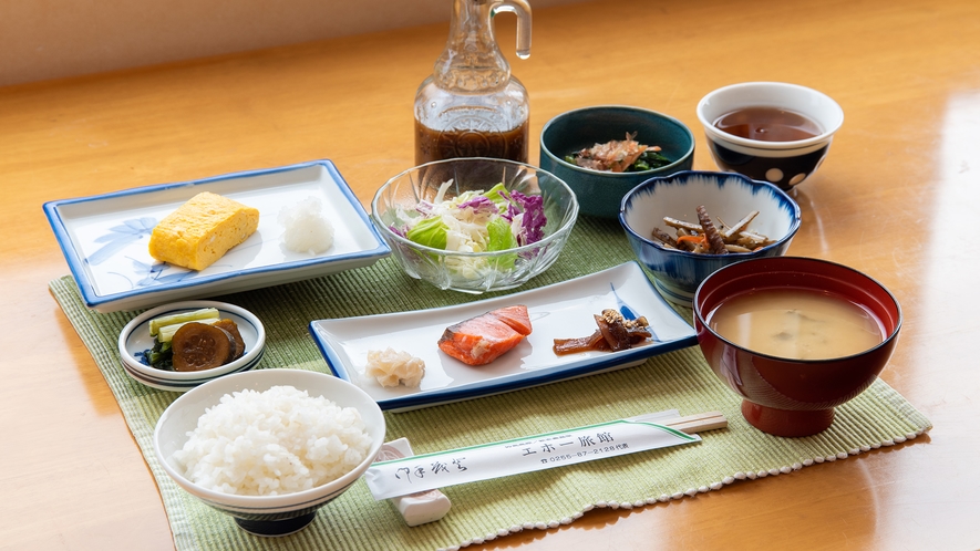 *和朝食/ご飯にぴったりのおかずを数品ご用意した和朝食です