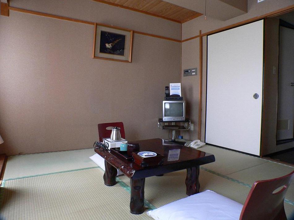 Japanese-style room