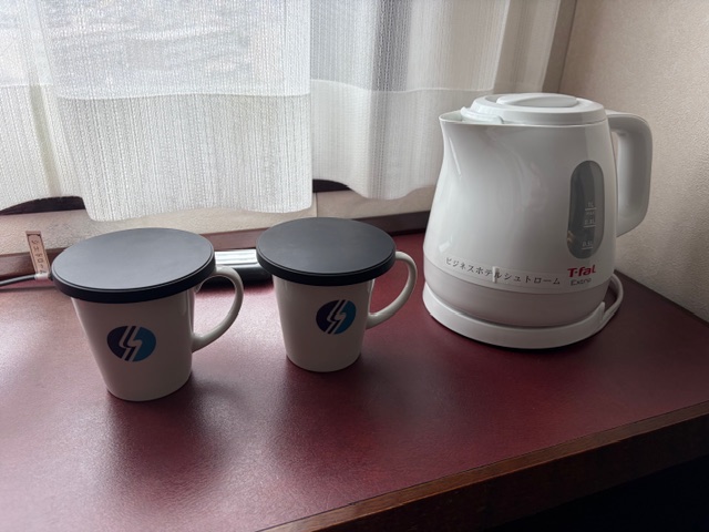 ポットとマグカップ