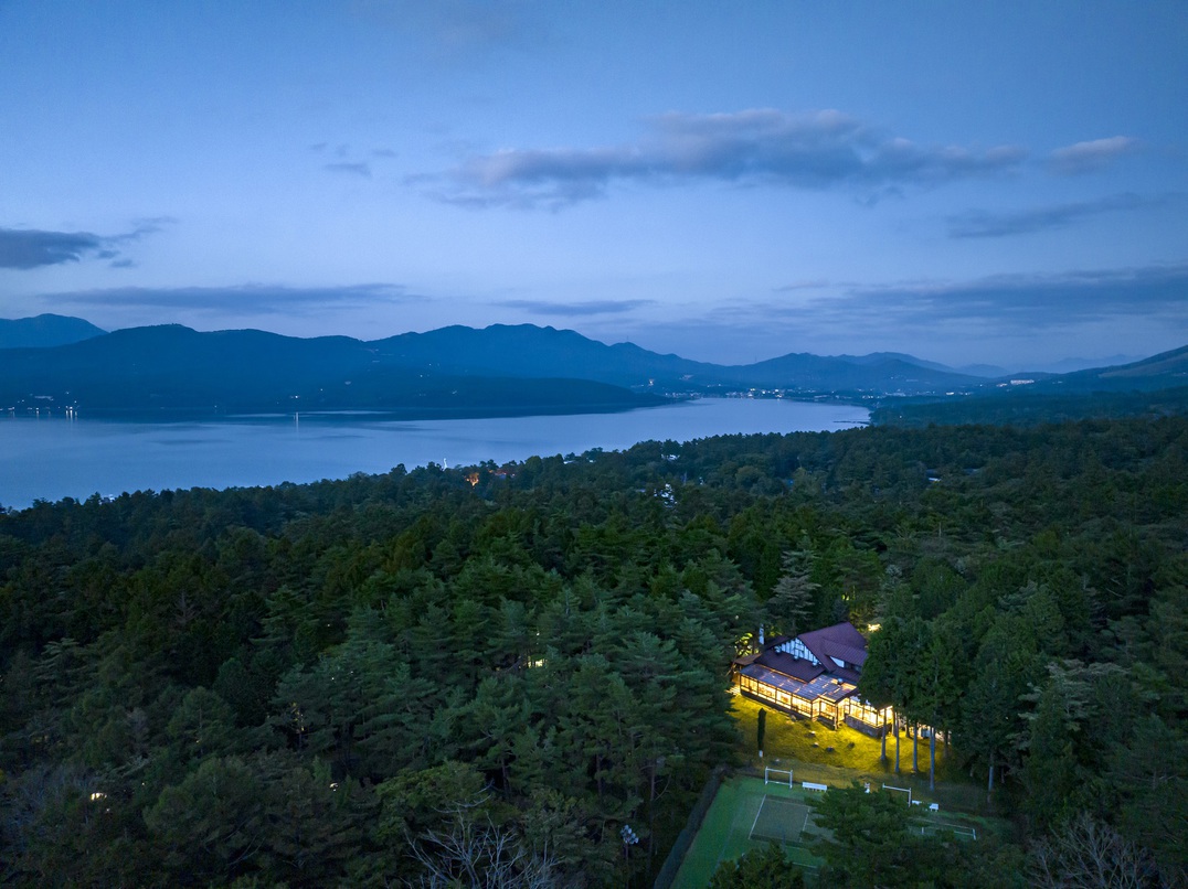 【朝食付き】緑の眺望が最高！　ご朝食は森の中を散策されながら本館レストランまでお越しください